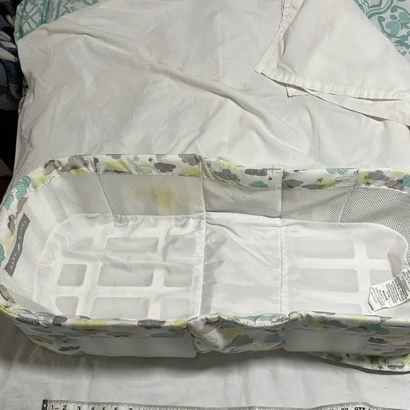 Baby Portable Bed - Picture 1 of 6